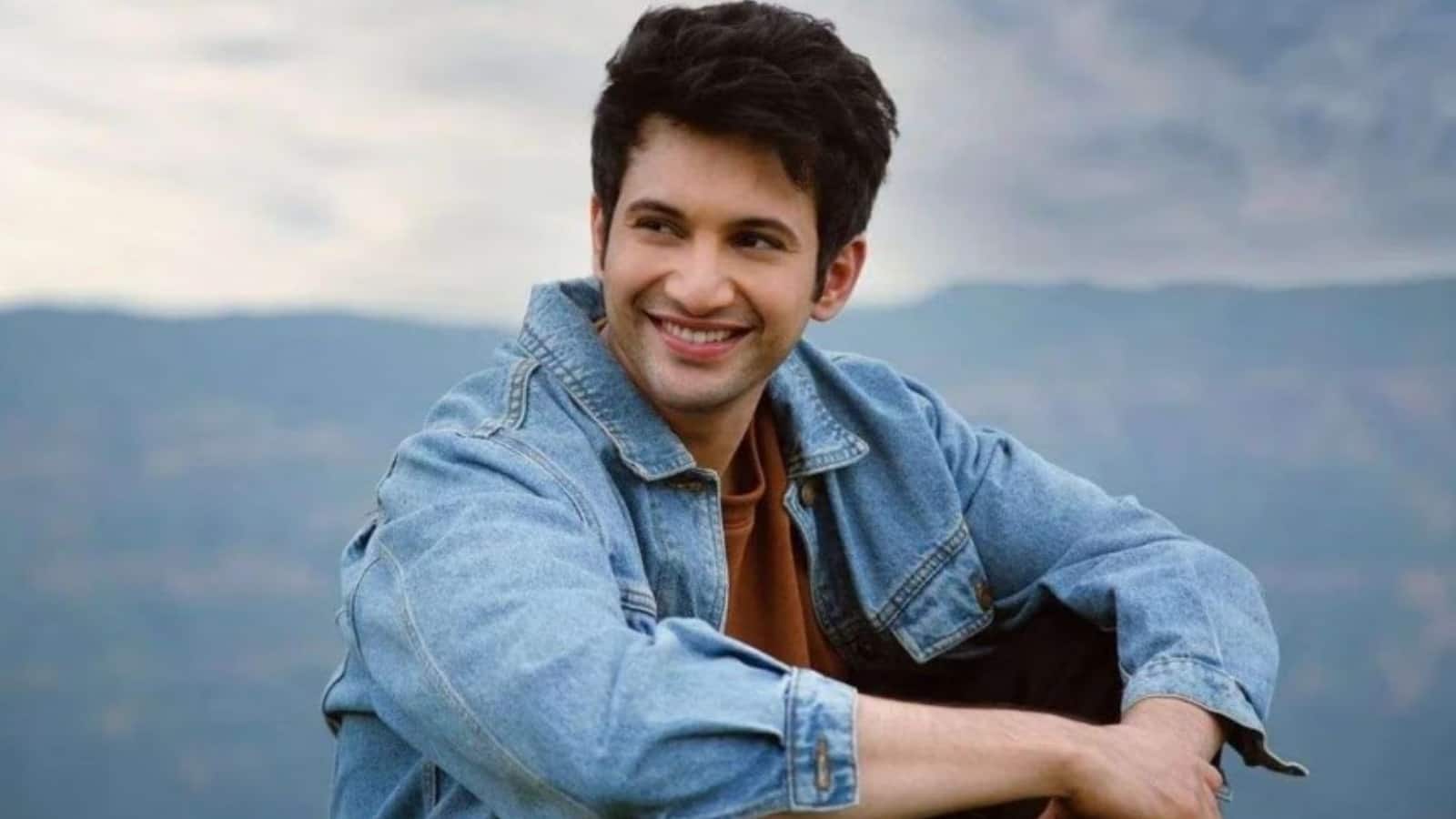 Rohit Saraf: इम्तियाज अली की ‘हीर रांझा’ में रोहित सराफ आ सकते हैं नजर, इस रोल में दिखेंगे एक्टर Rohit Saraf: इम्तियाज अली की ‘हीर रांझा’ में रोहित सराफ आ सकते हैं नजर, इस रोल में दिखेंगे एक्टर
