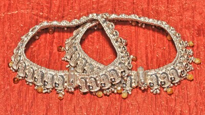 Silver Cleaning Tips: राख के प्राकृतिक गुण चांदी की सफाई में मदद करते हैं।

