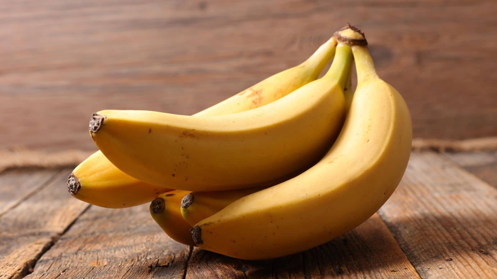 Banana Buying Tips: बाजार में बिक रहे केमिकल वाले केले, खरीदने से पहले जरूर जान लें ये बातें