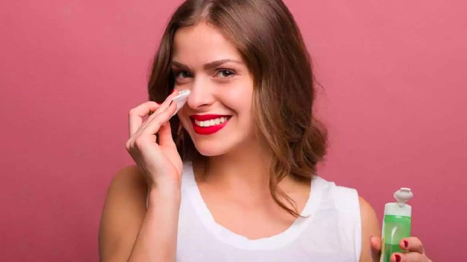 Homemade Face Toner: महंगे टोनर छोड़ें, घर पर बनाएं ये नेचुरल टोनर और पाएं ग्लोइंग स्किन