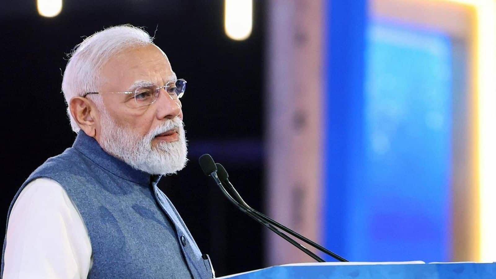 PM Modi Visit Puducherry: पीएम मोदी ने पुडुचेरी में ₹2,700 करोड़ की परियोजनाओं का किया उद्घाटन