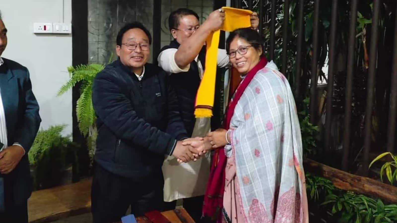 Nandita Garlosa: कौन हैं नंदिता गरलोसा? BJP से टिकट न मिलने पर असम की मंत्री कांग्रेस में हुईं शामिल