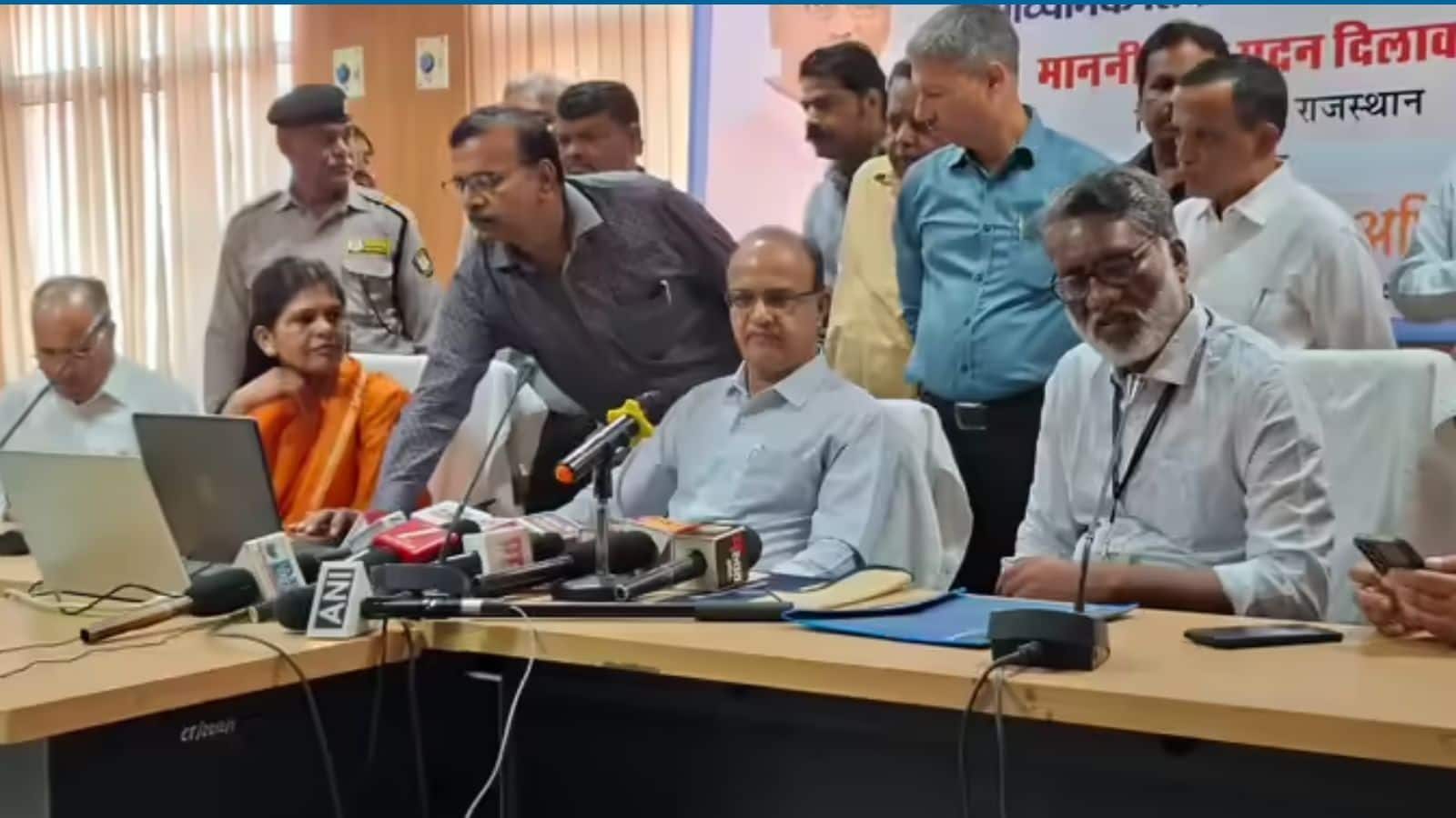 RBSE 12th Result 2026 Live: राजस्थान 12वीं बोर्ड का रिजल्ट आउट, 96.30% बच्चे पास, Direct Link: rajresults.nic.in पर करें चेक