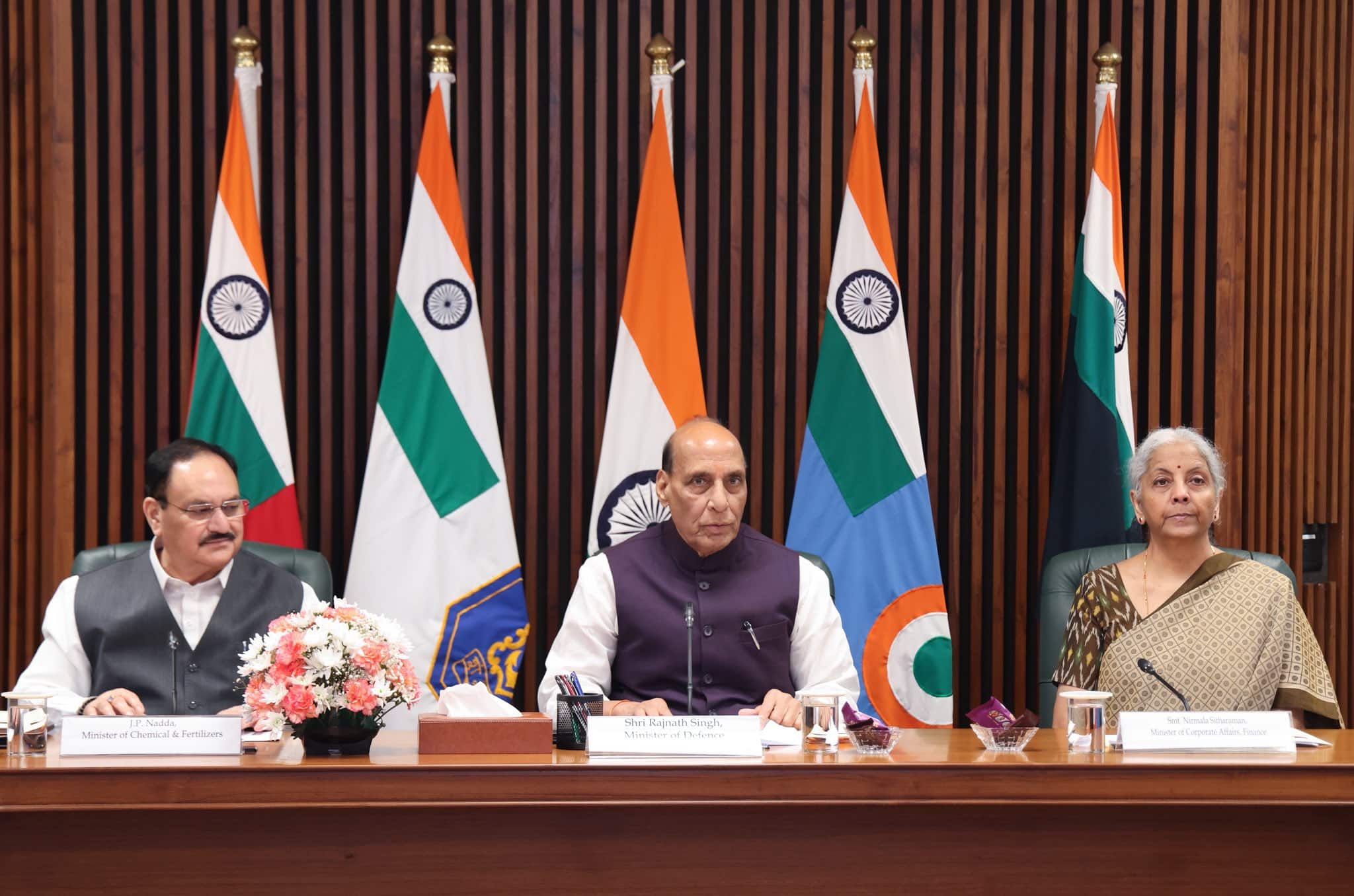 Rajnath Singh : ईरान-अमेरिका जंग के बीच रक्षा मंत्री राजनाथ सिंह ने की हाई लेवल मीटिंग, इन मुद्दे पर दिया जोर