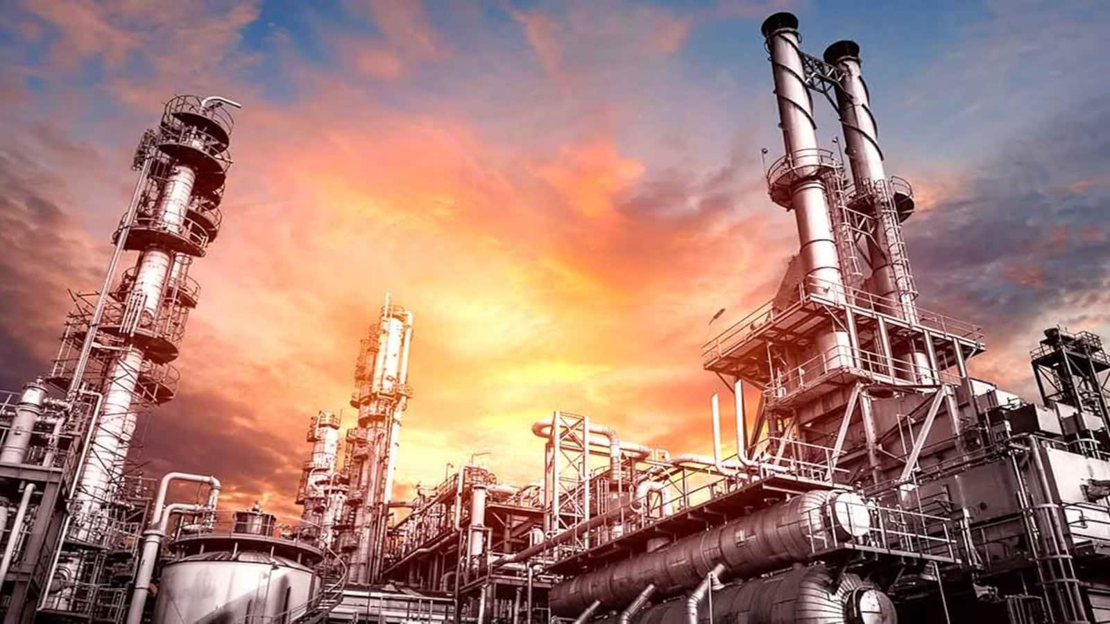 US-Iran War: किन केमिकल शेयरों पर सबसे ज्यादा असर, लिस्ट में Deepak Nitrite, Atul समेत कई नाम