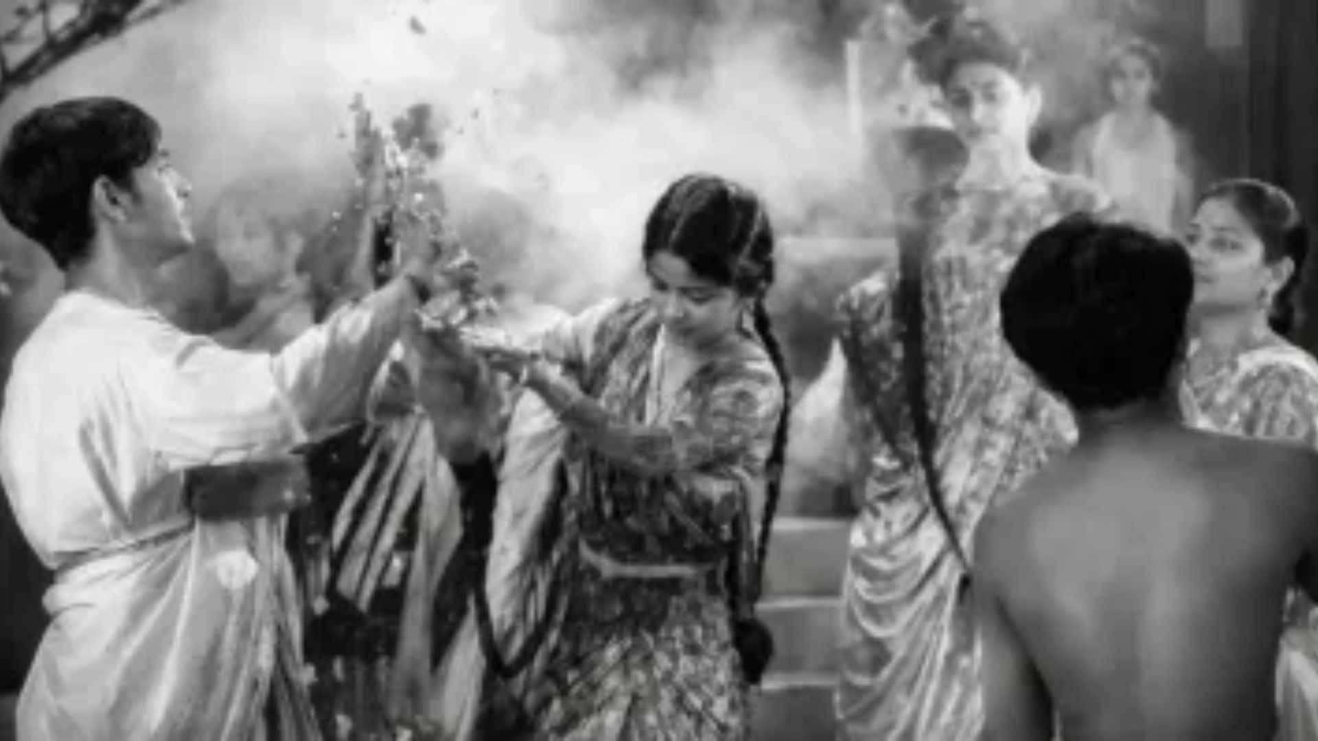 Holi Special: इस फिल्म से शुरू हुआ था बॉलीवुड में होली का ट्रेंड, आजादी के पहल शूट हुआ ये एवरग्रीन होली सॉन्ग