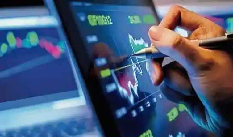 Stock Market Live Update: सेंसेक्स 583 अंक टूटा, निफ्टी 23500 के नीचे, फोकस में JK Lakshmi, Max Financial, Kalpataru