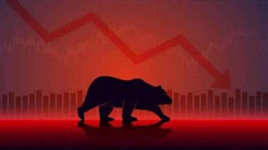 Top Gainers & Losers: एक दिन की तेजी के बाद बाजार फिर लुढ़का, बिकवाली के बीच ये 5 शेयर 18% तक चढ़े