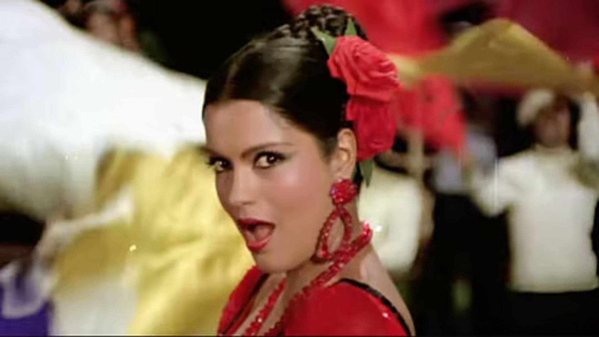 Cinema Ka Flashback: 47 साल पहले शूट हुआ जीनत अमान के ये गाना, चमकदार ड्रेस ने बढ़ाई थी एक्ट्रेस की मुश्किलें