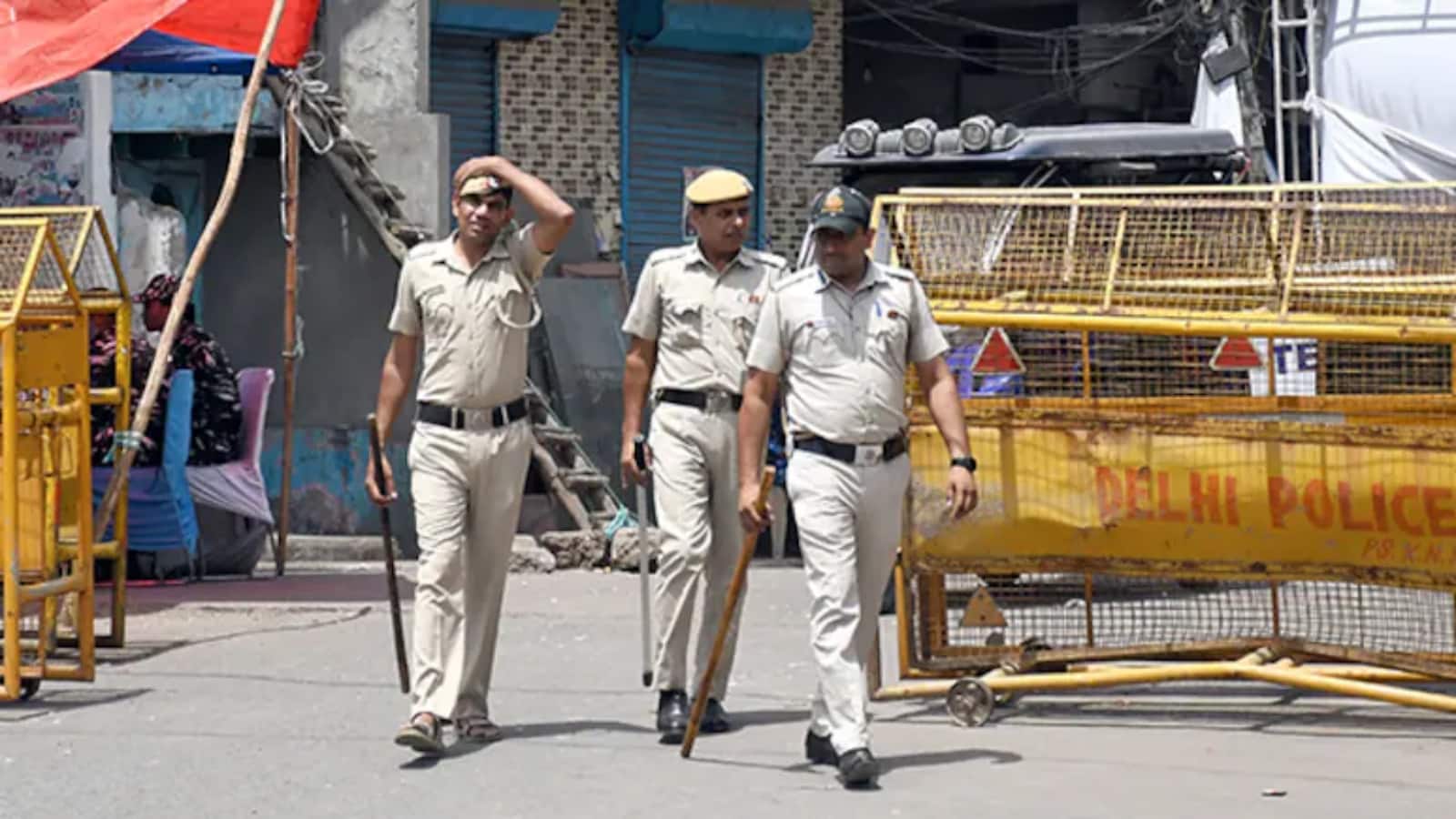 Delhi Murder: शक के चलते पति ने की पत्नी की हत्या, मिनी LPG सिलेंडर सिर पर मारा
