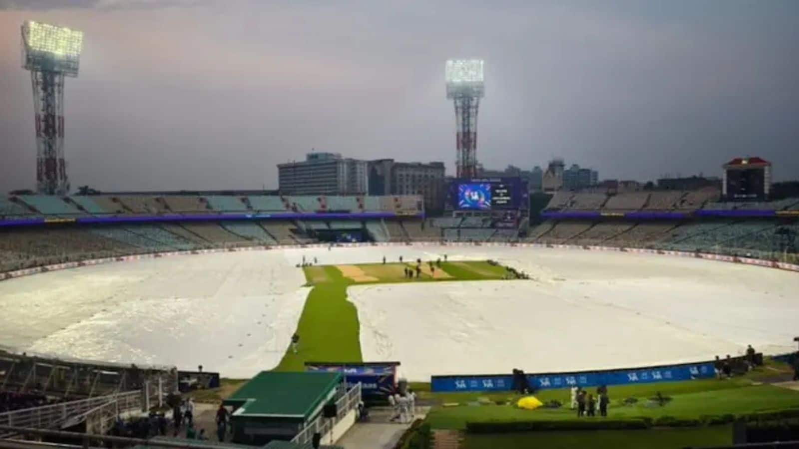 KKR vs PBKS IPL 2026 Match Live Score: कोलकाता में फिर शुरू हुआ बारिश, मैदान पर वापस आए कवर्स