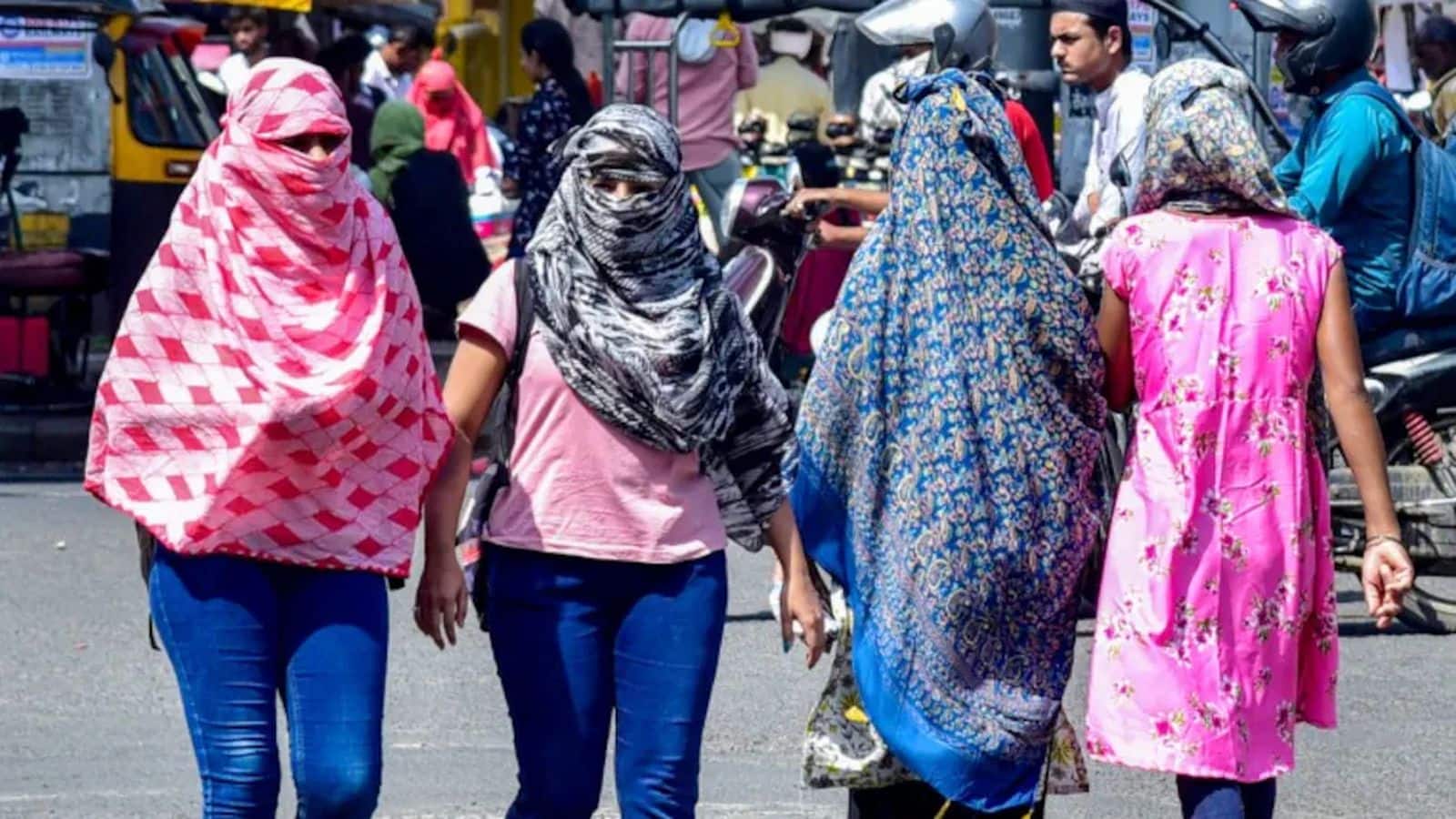 Aaj Ka Mausam: महाराष्ट्र में धधक रहा सूरज! 44 डिग्री के पार पहुंचा पारा, IMD ने जारी की लू की चेतावनी