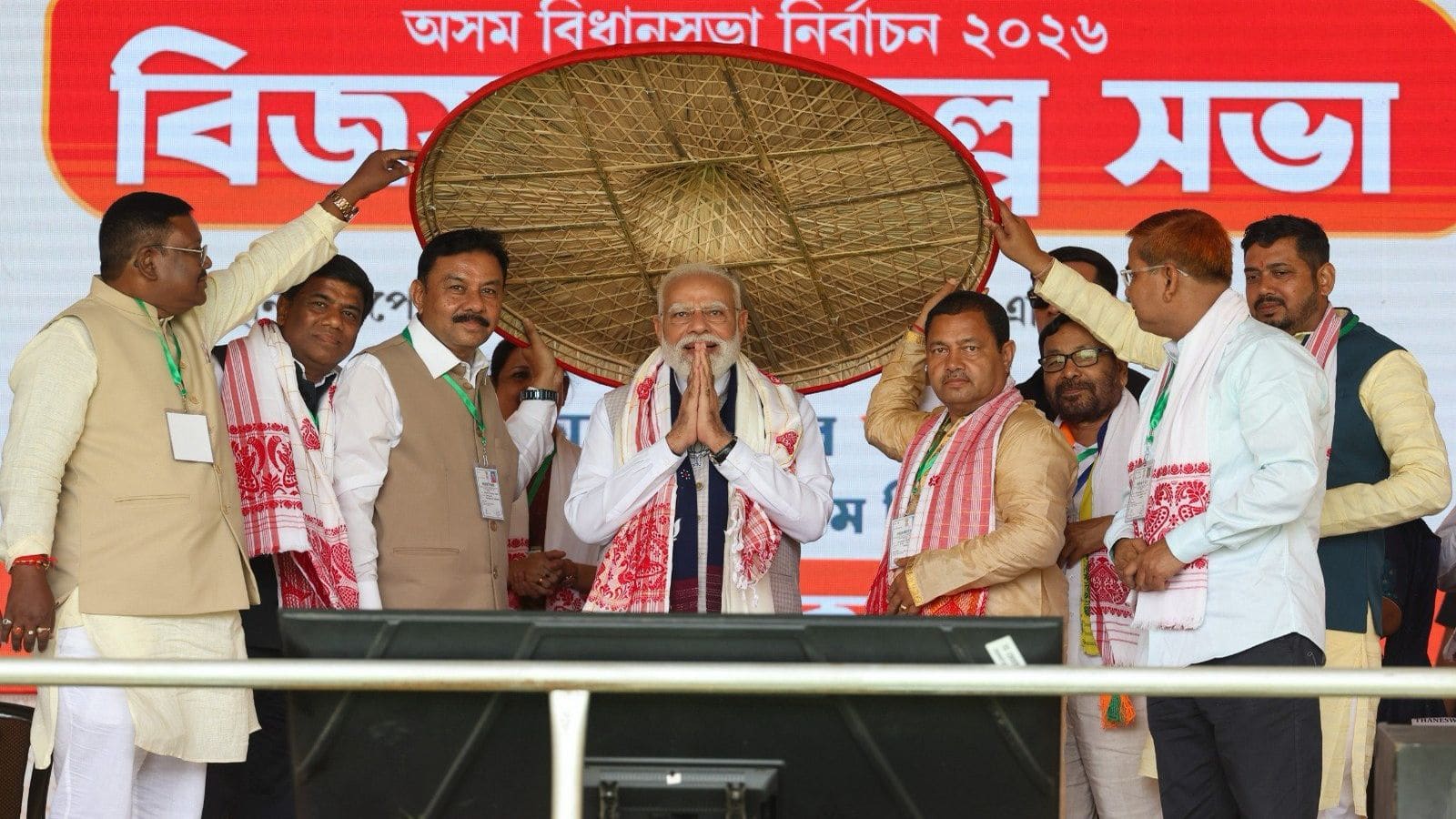 PM Modi in Assam: 'कांग्रेस ने वही गीत गाया जो पाकिस्तान ने लिखा था'; ऑपरेशन सिंदूर का जिक्र कर PM मोदी ने किया कड़ा प्रहार