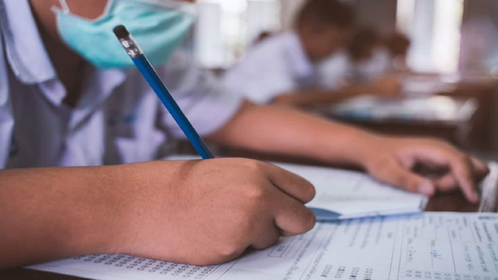 UP Board 10th-12th Result 2026: बोर्ड कर रहा टॉपरों का वेरिफिकेशन, 25 से 29 अप्रैल के बीच रिजल्ट संभव