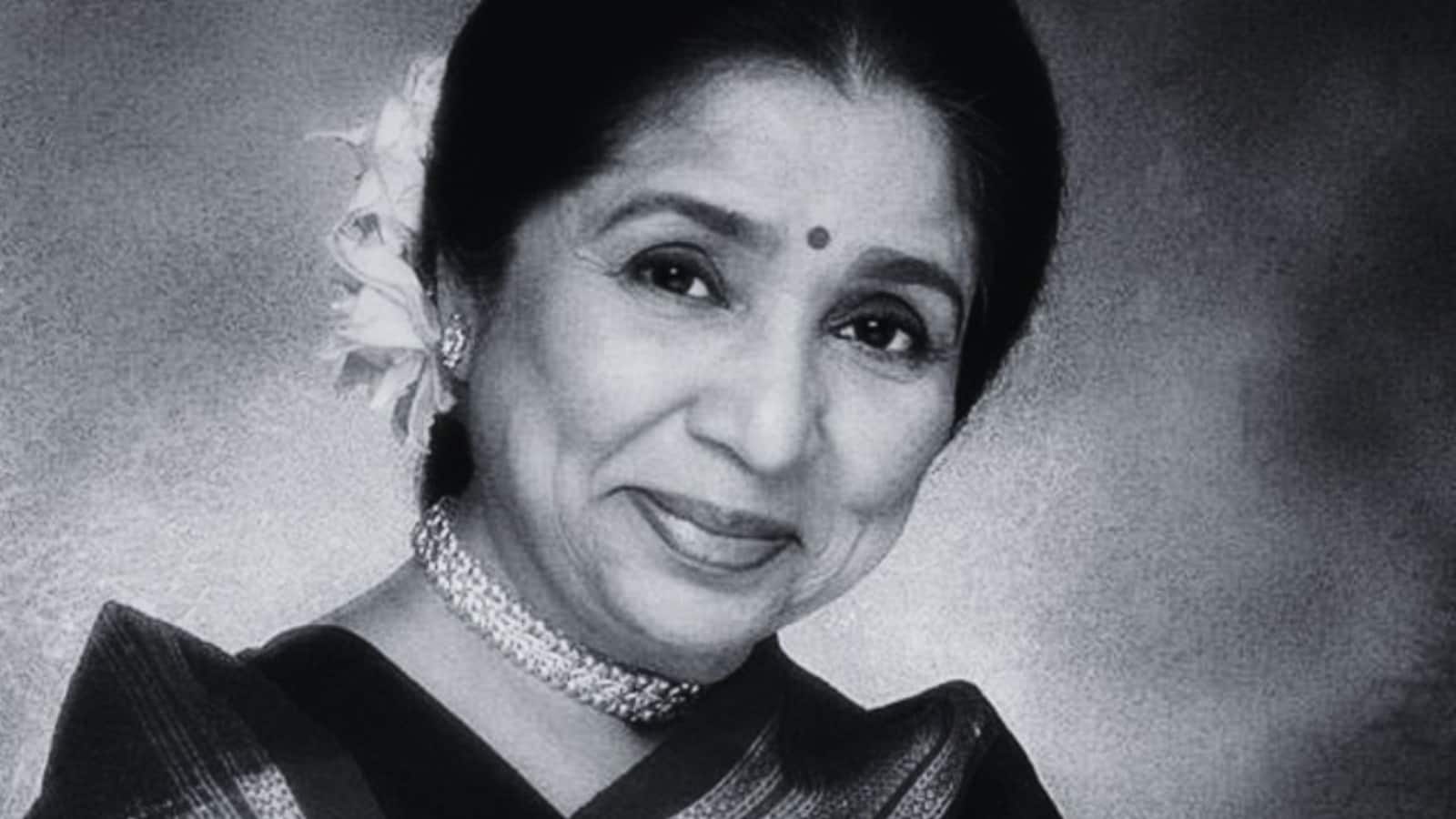Asha Bhosle passed away: तिरंगे में लपेटा गया आशा भोसले का पार्थिव शरीर, पूरे देश ने नम आंखों से दी श्रद्धांजलि