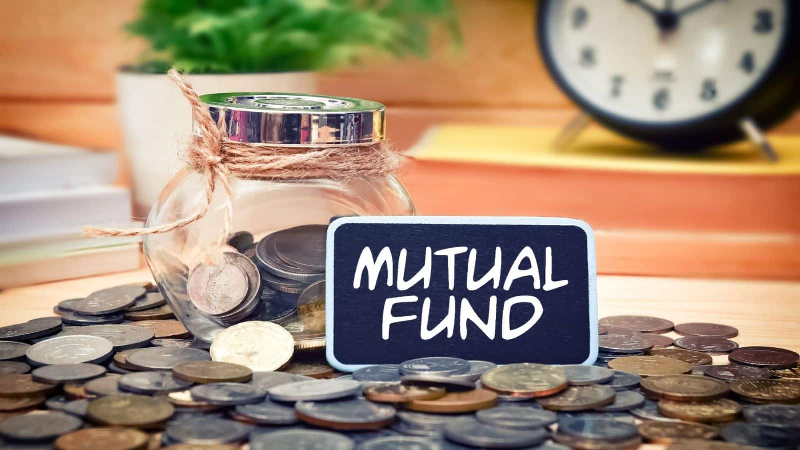 मार्च में म्यूचुअल फंड में आया ₹40,450 करोड़ का निवेश, इन स्कीम्स में लगा सबसे अधिक पैसा