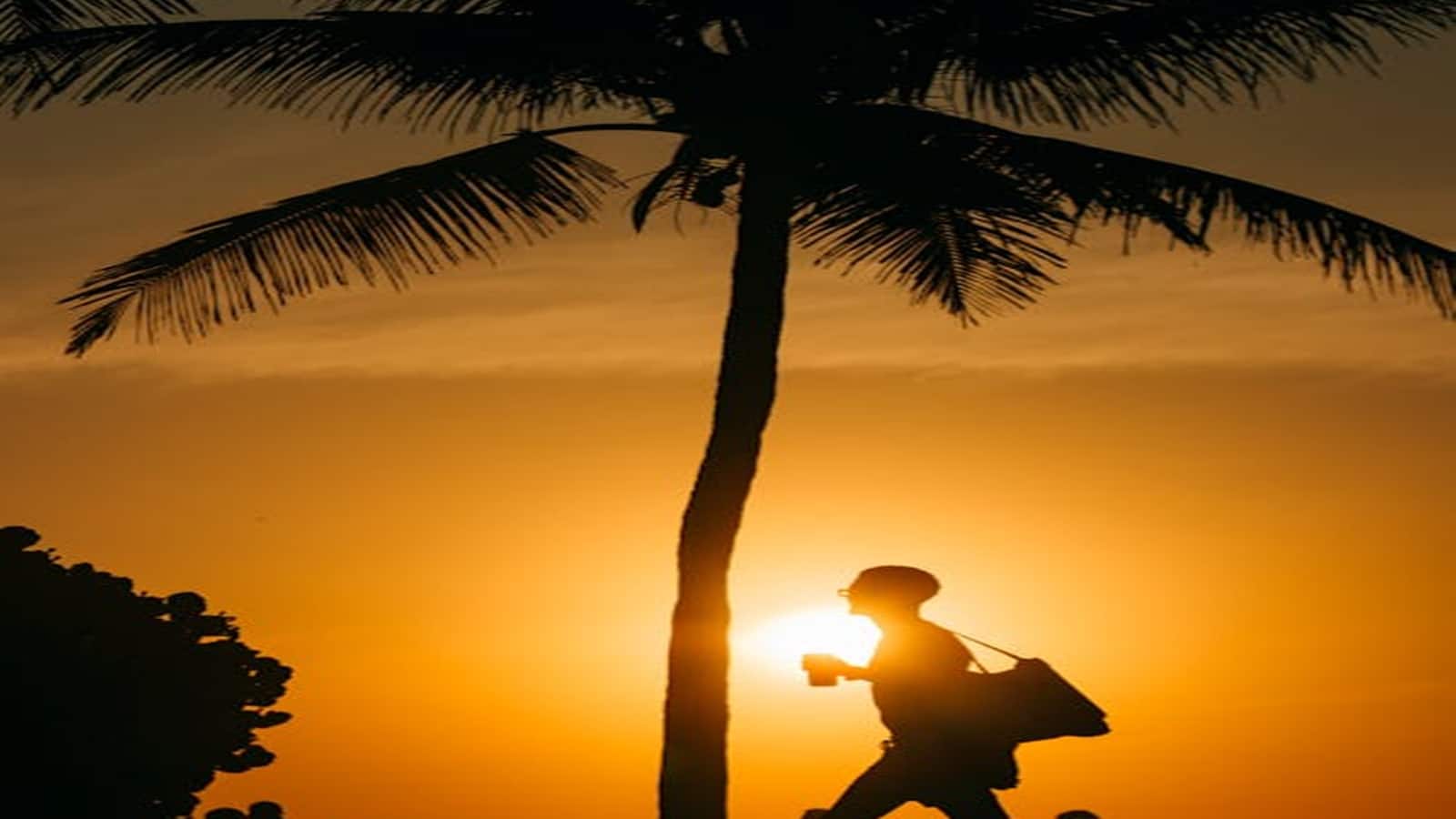 चढ़ते पारे ने बढ़ाई इन शेयरों की चमक, IMD के इस कैलकुलेशन पर ऊपर भागे एसी और पावर स्टॉक्स