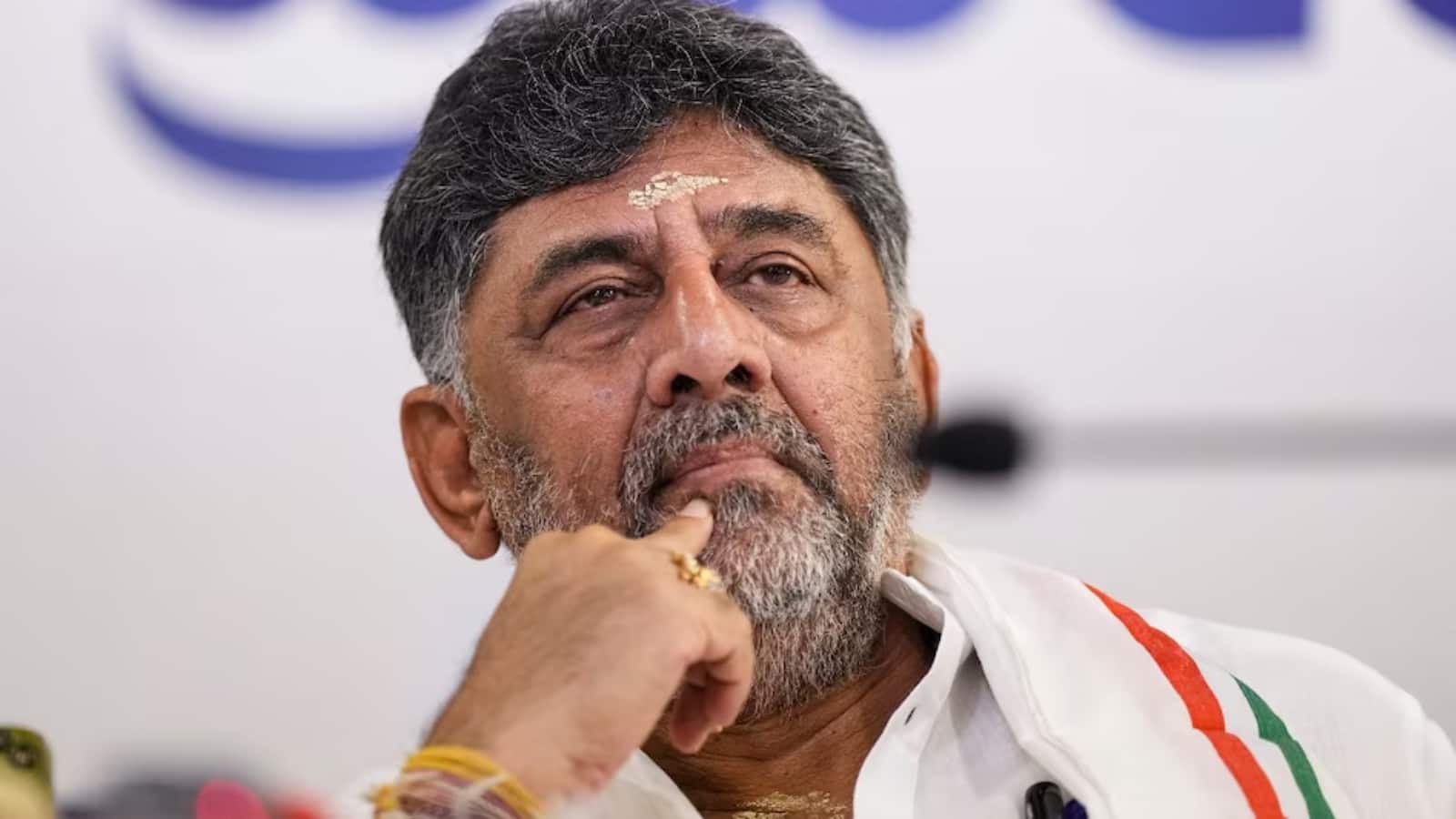 DK Shivakumar: कर्नाटक में सत्ता परिवर्तन तय! 3 जून को CM पद की शपथ ले सकते हैं डीके शिवकुमार DK Shivakumar: कर्नाटक में सत्ता परिवर्तन तय! 3 जून को CM पद की शपथ ले सकते हैं डीके शिवकुमार