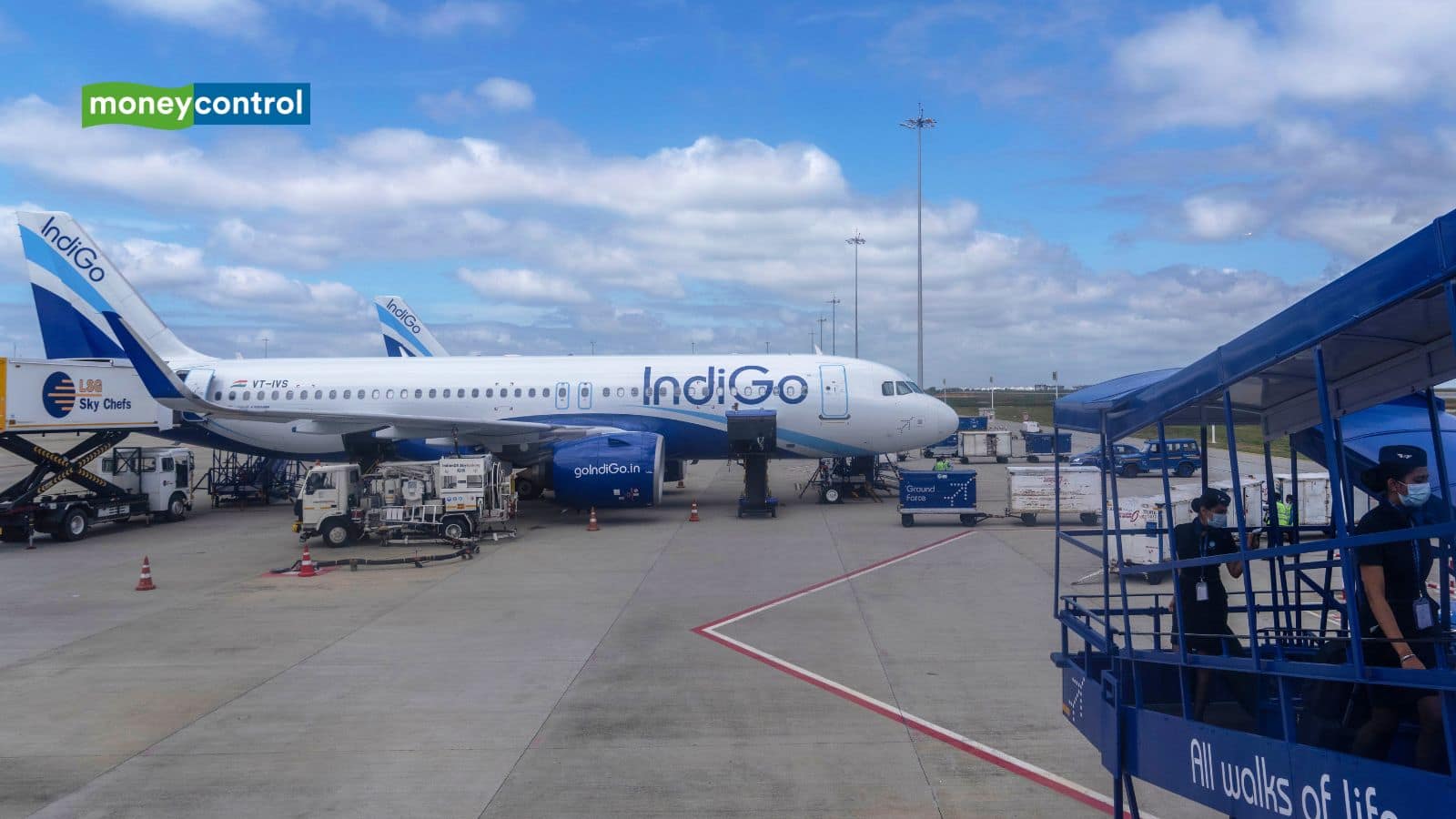 IndiGo Q4 Results: विमान कंपनी को 2536 करोड़ रुपये का भारी घाटा, इन दो फैक्टर का दिखा असर IndiGo Q4 Results: विमान कंपनी को 2536 करोड़ रुपये का भारी घाटा, इन दो फैक्टर का दिखा असर