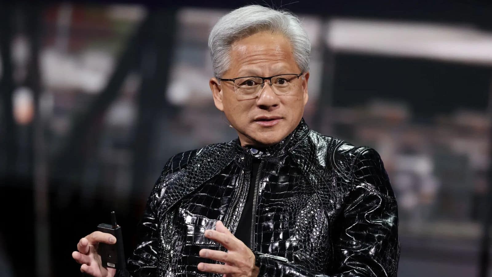 AI आपकी जॉब खाएगा या आपके लिए नौकरी के नए मौके बनाएगा? NVIDIA के CEO जेंसन हुआंग ने मार्केट की बात बता दी AI आपकी जॉब खाएगा या आपके लिए नौकरी के नए मौके बनाएगा? NVIDIA के CEO जेंसन हुआंग ने मार्केट की बात बता दी
