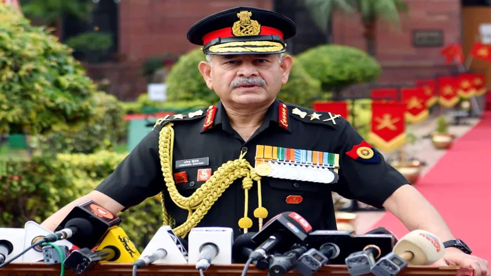 Operation Sindoor 2.0: 'ऑपरेशन सिंदूर 2.0 की तैयारी कर रहा है भारत'; सेना प्रमुख जनरल उपेंद्र द्विवेदी के बयान से पाकिस्तान की उड़ी नींद Operation Sindoor 2.0: 'ऑपरेशन सिंदूर 2.0 की तैयारी कर रहा है भारत'; सेना प्रमुख जनरल उपेंद्र द्विवेदी के बयान से पाकिस्तान की उड़ी नींद