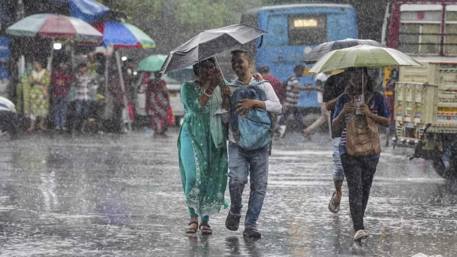 Delhi NCR Weather Update: भीषण गर्मी के बाद दिल्ली-NCR में मौसम का यू-टर्न! अगले 2 घंटे में बारिश की आशंका, 80 Kmph तक चल सकती हैं हवाएं Delhi NCR Weather Update: भीषण गर्मी के बाद दिल्ली-NCR में मौसम का यू-टर्न! अगले 2 घंटे में बारिश की आशंका, 80 Kmph तक चल सकती हैं हवाएं