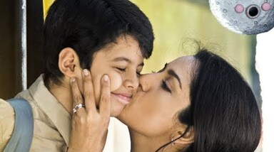 तारे जमीन पर
अमीर खान निर्देशित ये फिल्म डिस्लेक्सिया से जूझते बच्चे और उसके टीचर की कहानी है, जहां मां का प्यार और समझ हर समस्या सुलझा देती है। दिशा की मां की भूमिका इमोशनल डेप्थ दिखाती है। ओटीटी पर उपलब्ध है। 
