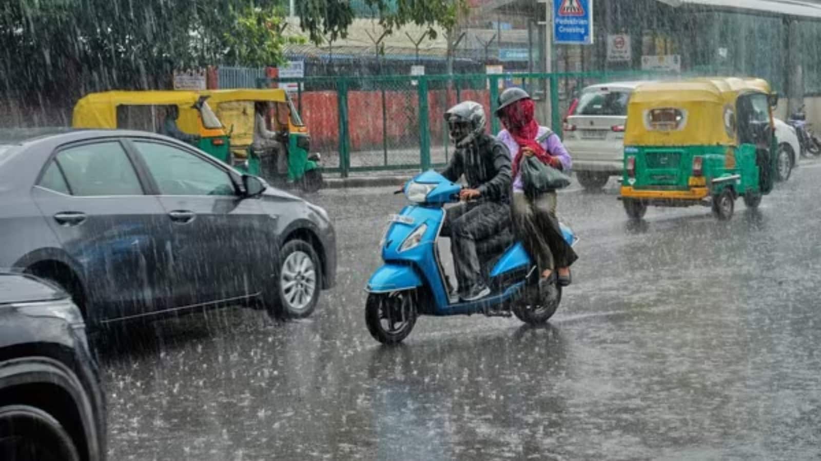 Delhi Weather Update: दिल्ली में आज बदलेगा मौसम, गरज-चमक के साथ बारिश की आशंका, IMD ने जारी किया येलो अलर्ट Delhi Weather Update: दिल्ली में आज बदलेगा मौसम, गरज-चमक के साथ बारिश की आशंका, IMD ने जारी किया येलो अलर्ट