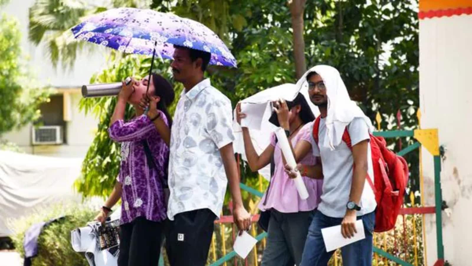 Delhi Weather Update: दिल्ली में आज 44°C तक पहुंचेगा पारा, IMD ने जारी किया 2 दिन का येलो अलर्ट, देखिए वीकली फोरकास्ट Delhi Weather Update: दिल्ली में आज 44°C तक पहुंचेगा पारा, IMD ने जारी किया 2 दिन का येलो अलर्ट, देखिए वीकली फोरकास्ट