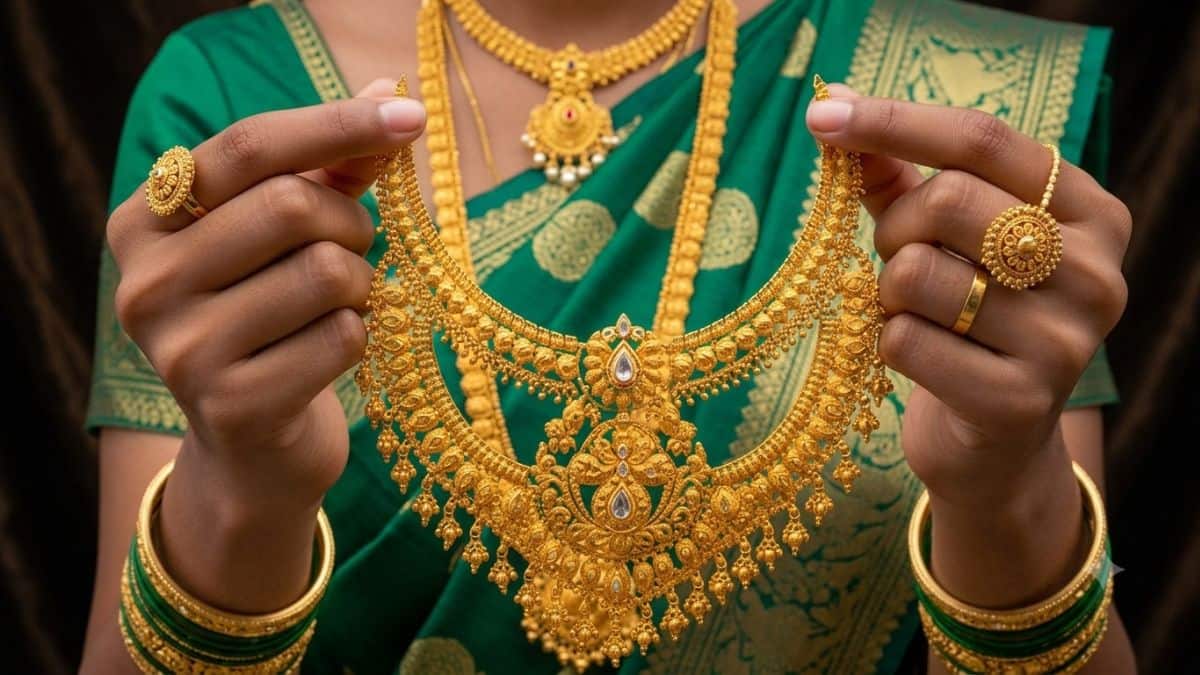 ₹300000 का एक तोला सोना! गोल्ड खरीदने का सपना रह जाएगा अधूरा, एक्सपर्ट्स की इस भविष्यवाणी से मचा हड़कंप ₹300000 का एक तोला सोना! गोल्ड खरीदने का सपना रह जाएगा अधूरा, एक्सपर्ट्स की इस भविष्यवाणी से मचा हड़कंप