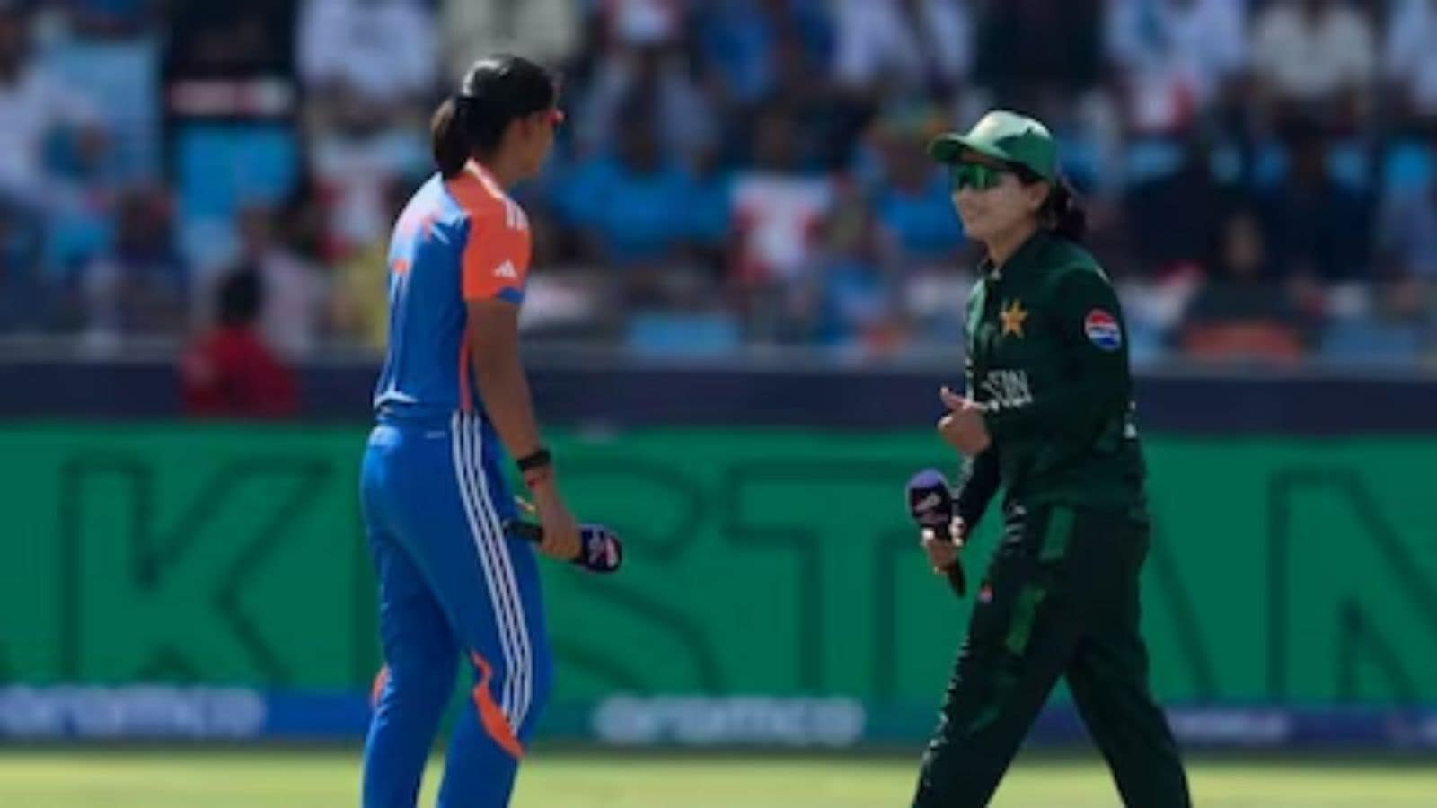 IND vs PAK LIVE Streaming: महिला टी20 वर्ल्ड कप में भारत-पाकिस्तान के बीच होगा हाई वोल्टेज मुकाबला, जानें फ्री में कब और कहां पर देखें मैच IND vs PAK LIVE Streaming: महिला टी20 वर्ल्ड कप में भारत-पाकिस्तान के बीच होगा हाई वोल्टेज मुकाबला, जानें फ्री में कब और कहां पर देखें मैच