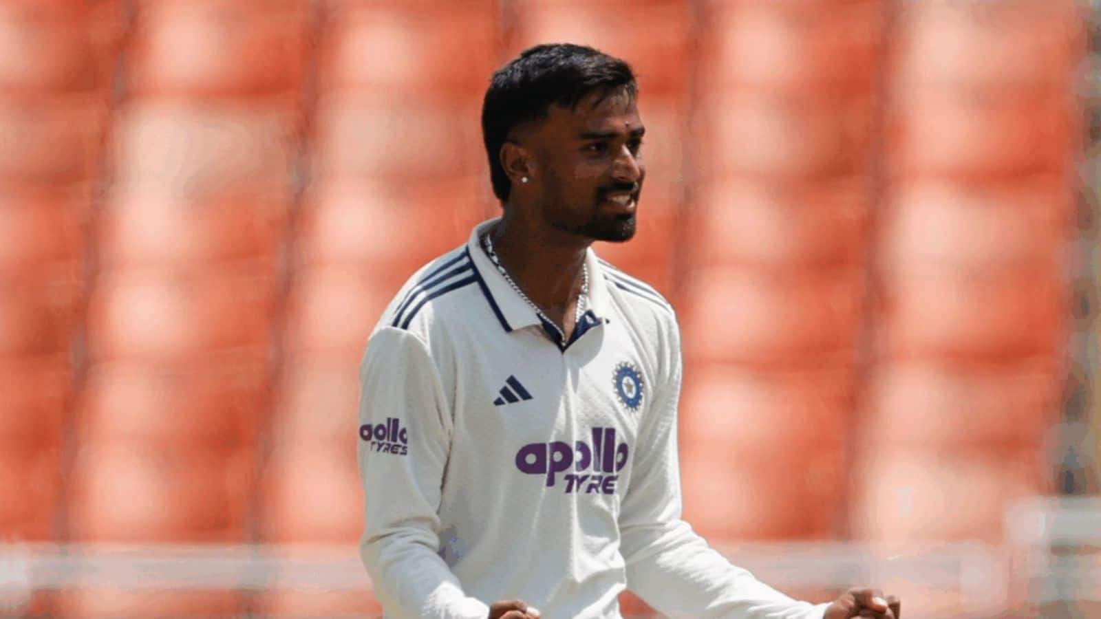 IND vs AFG: डेब्यू मैच में मानव सुथार ने मचाया कहर, 6 विकेट लेकर इन दिग्गजों के क्लब में ली एंट्री IND vs AFG: डेब्यू मैच में मानव सुथार ने मचाया कहर, 6 विकेट लेकर इन दिग्गजों के क्लब में ली एंट्री