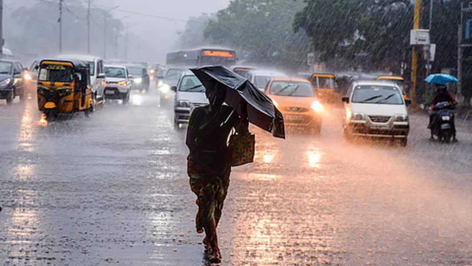 IMD Weather Report: इन 5 राज्यों में भारी बारिश और आंधी-तूफान का अलर्ट, जानें आपके यहां कैसा रहेगा मौसम IMD Weather Report: इन 5 राज्यों में भारी बारिश और आंधी-तूफान का अलर्ट, जानें आपके यहां कैसा रहेगा मौसम