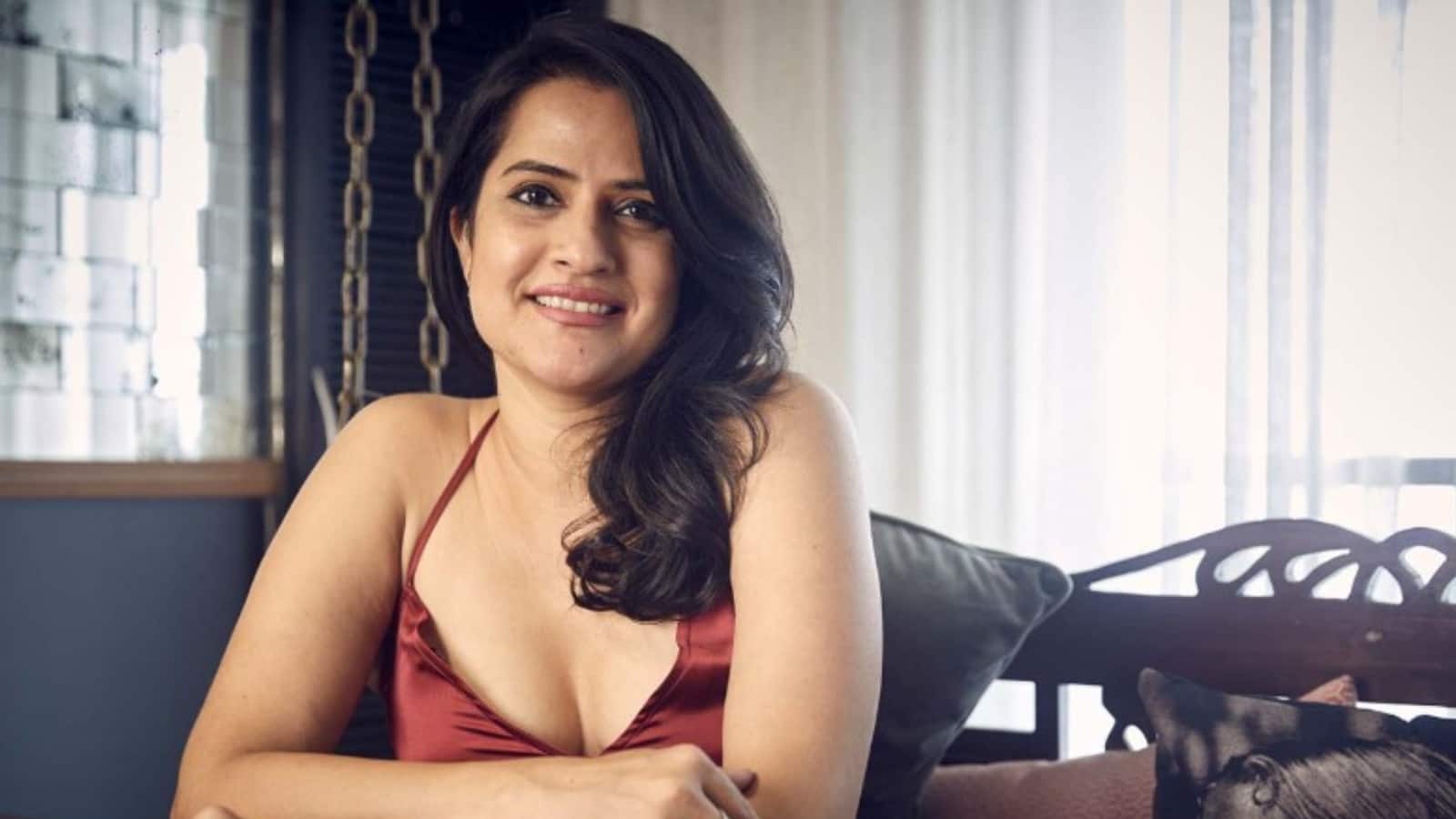Sona Mohapatra: सोना महापात्रा ने बॉलीवुड गानों में जेंडर बायस होने के लगाए आरोप, बोलीं-'फीमेल सिंगर की आवाज लास्ट में आती है' Sona Mohapatra: सोना महापात्रा ने बॉलीवुड गानों में जेंडर बायस होने के लगाए आरोप, बोलीं-'फीमेल सिंगर की आवाज लास्ट में आती है'