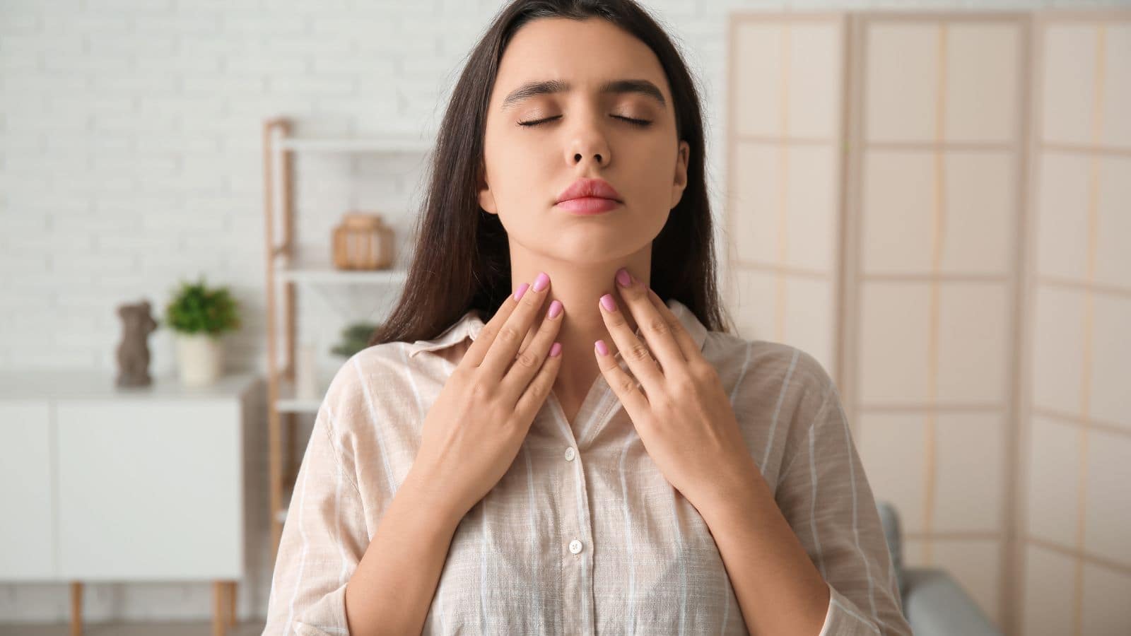 Thyroid: स्किन पर दिखे ये लक्षण तो तुरंत कराएं जांच, हो सकता है थायरॉइड का असर Thyroid: स्किन पर दिखे ये लक्षण तो तुरंत कराएं जांच, हो सकता है थायरॉइड का असर