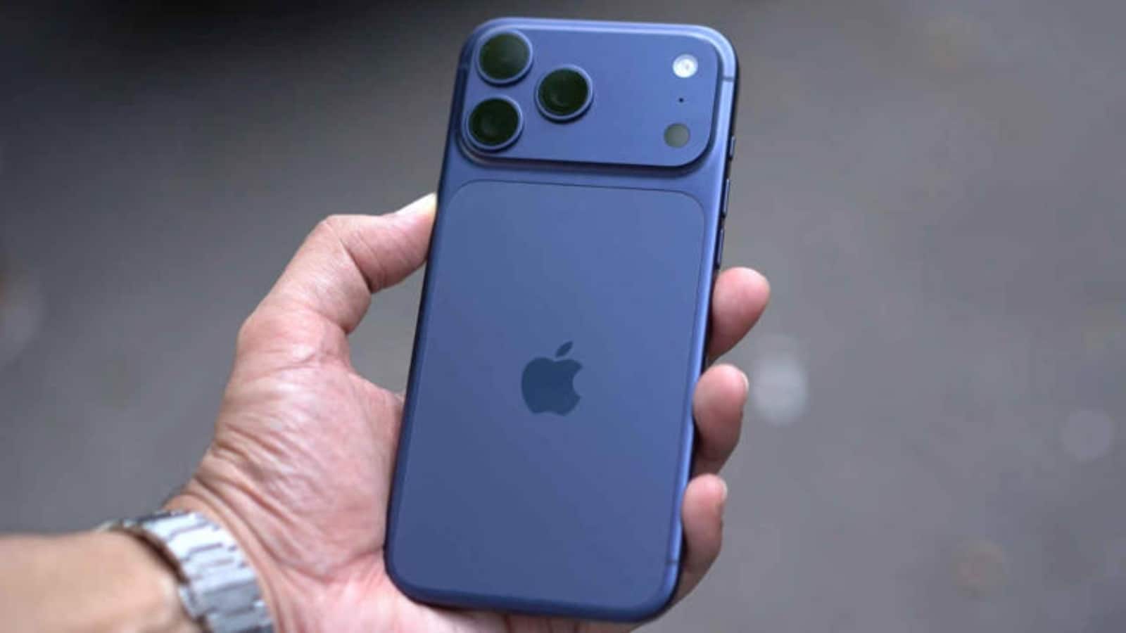 भारत में Apple iPhone 18 Pro Max के स्पेसिफिकेशन्स लीक, कीमत हो सकती है ज्यादा भारत में Apple iPhone 18 Pro Max के स्पेसिफिकेशन्स लीक, कीमत हो सकती है ज्यादा