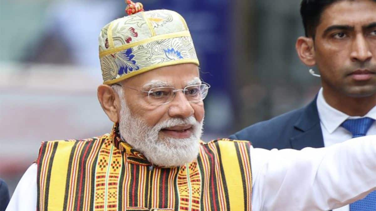 पंडित नेहरू थे जिनके उस्ताद उन करण सिंह ने PM मोदी के रिकॉर्ड ब्रेकिंग लीडरशिप के बारे में क्या लिखा? पंडित नेहरू थे जिनके उस्ताद उन करण सिंह ने PM मोदी के रिकॉर्ड ब्रेकिंग लीडरशिप के बारे में क्या लिखा?