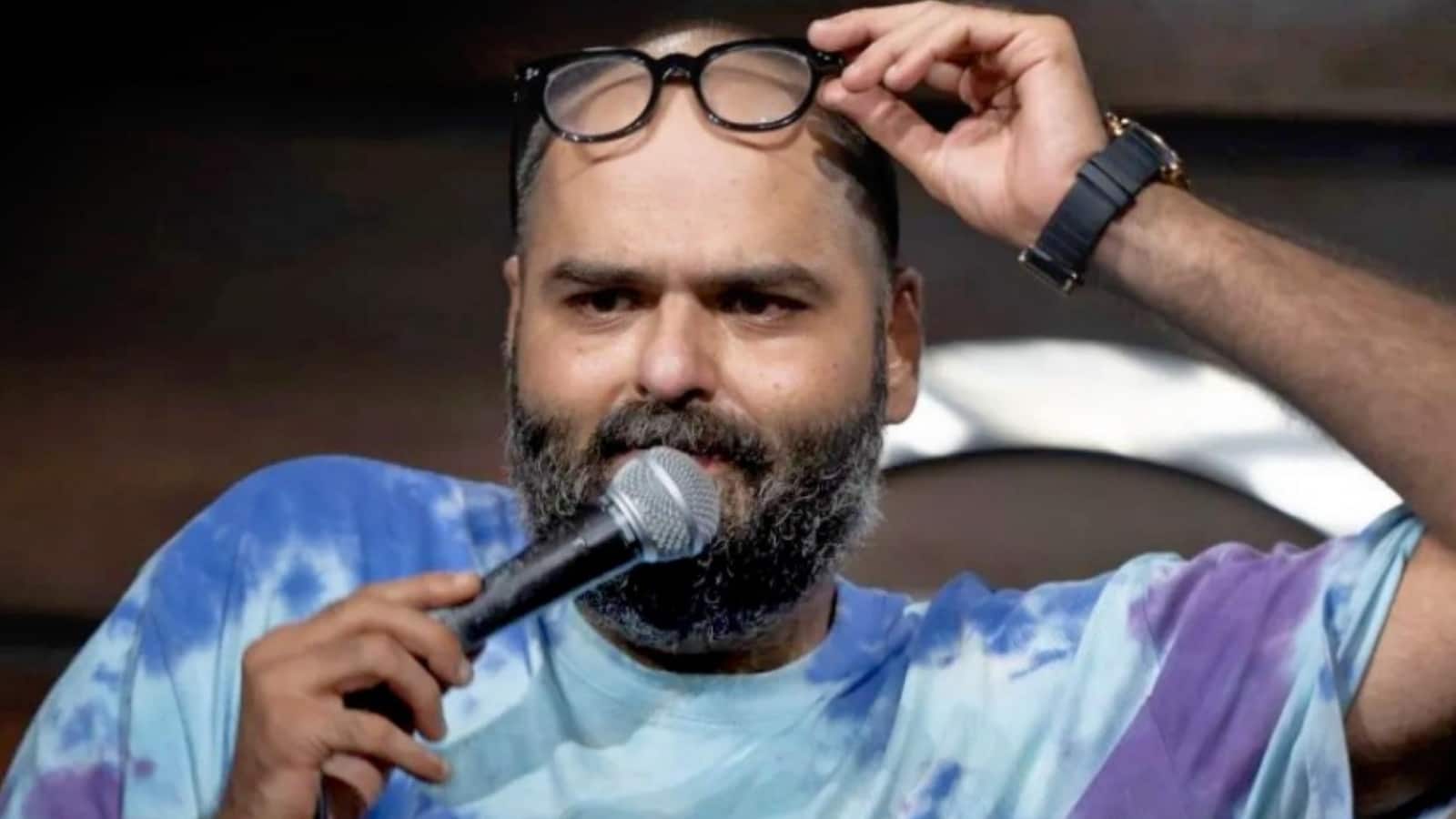 Kunal Kamra: 370 की बिरयानी वाले विवाद के बीच कुणाल कामरा ने प्रणित मोरे की माफ़ी पर कसा तंज, ‘कॉमेडियंस को क्राउडवर्क की आड़ लेना बंद...’ Kunal Kamra: 370 की बिरयानी वाले विवाद के बीच कुणाल कामरा ने प्रणित मोरे की माफ़ी पर कसा तंज, ‘कॉमेडियंस को क्राउडवर्क की आड़ लेना बंद...’
