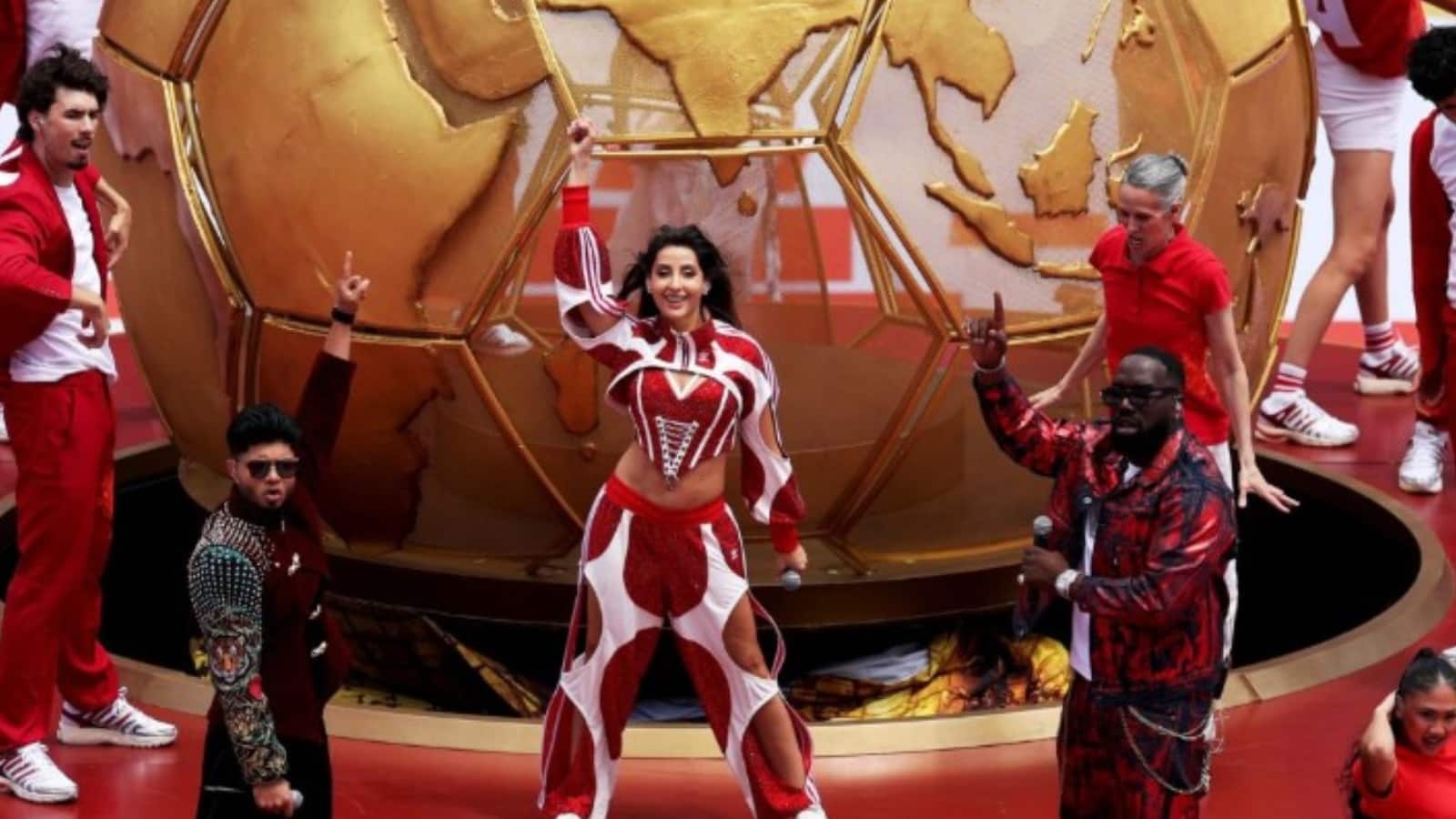 Nora Fatehi: नोरा फतेही ने टोरंटो में FIFA 2026 ओपनिंग सेरेमनी में मचाई धूम, किलर डांस मूव हुए वायरल Nora Fatehi: नोरा फतेही ने टोरंटो में FIFA 2026 ओपनिंग सेरेमनी में मचाई धूम, किलर डांस मूव हुए वायरल