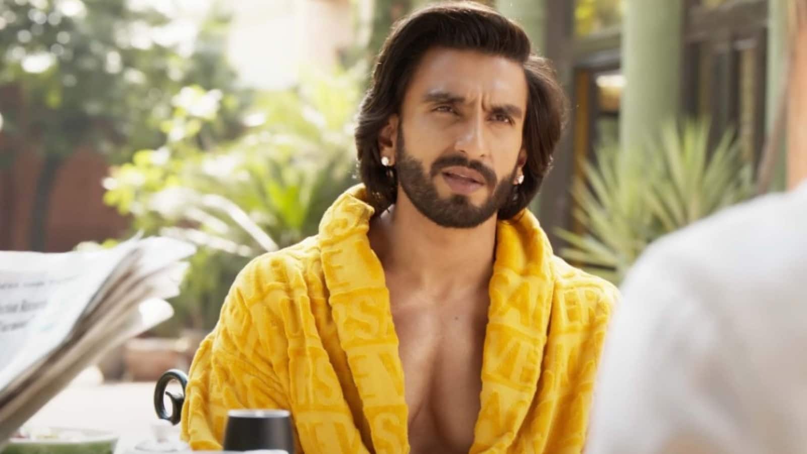 Ranveer Singh: 'डॉन 3' कॉन्ट्रोवर्सी पर बात करने से रणवीर सिंह ने किया साफ इनकार, 18 महीने तक नहीं देंगे कोई भी इंटरव्यू Ranveer Singh: 'डॉन 3' कॉन्ट्रोवर्सी पर बात करने से रणवीर सिंह ने किया साफ इनकार, 18 महीने तक नहीं देंगे कोई भी इंटरव्यू
