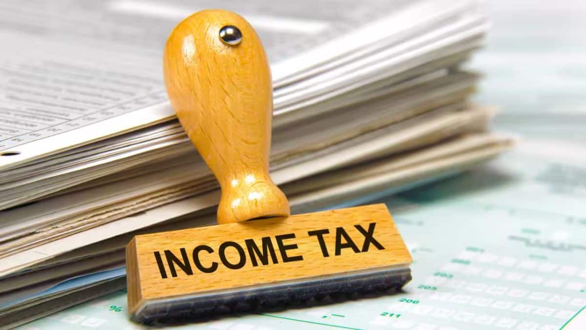 ITR Filing 2026: क्या FY 2025-26 की कमाई पर भरने होंगे 2 ITR? नए टैक्स कानून के कंफ्यूजन पर आयकर विभाग ने दिया ये जवाब ITR Filing 2026: क्या FY 2025-26 की कमाई पर भरने होंगे 2 ITR? नए टैक्स कानून के कंफ्यूजन पर आयकर विभाग ने दिया ये जवाब