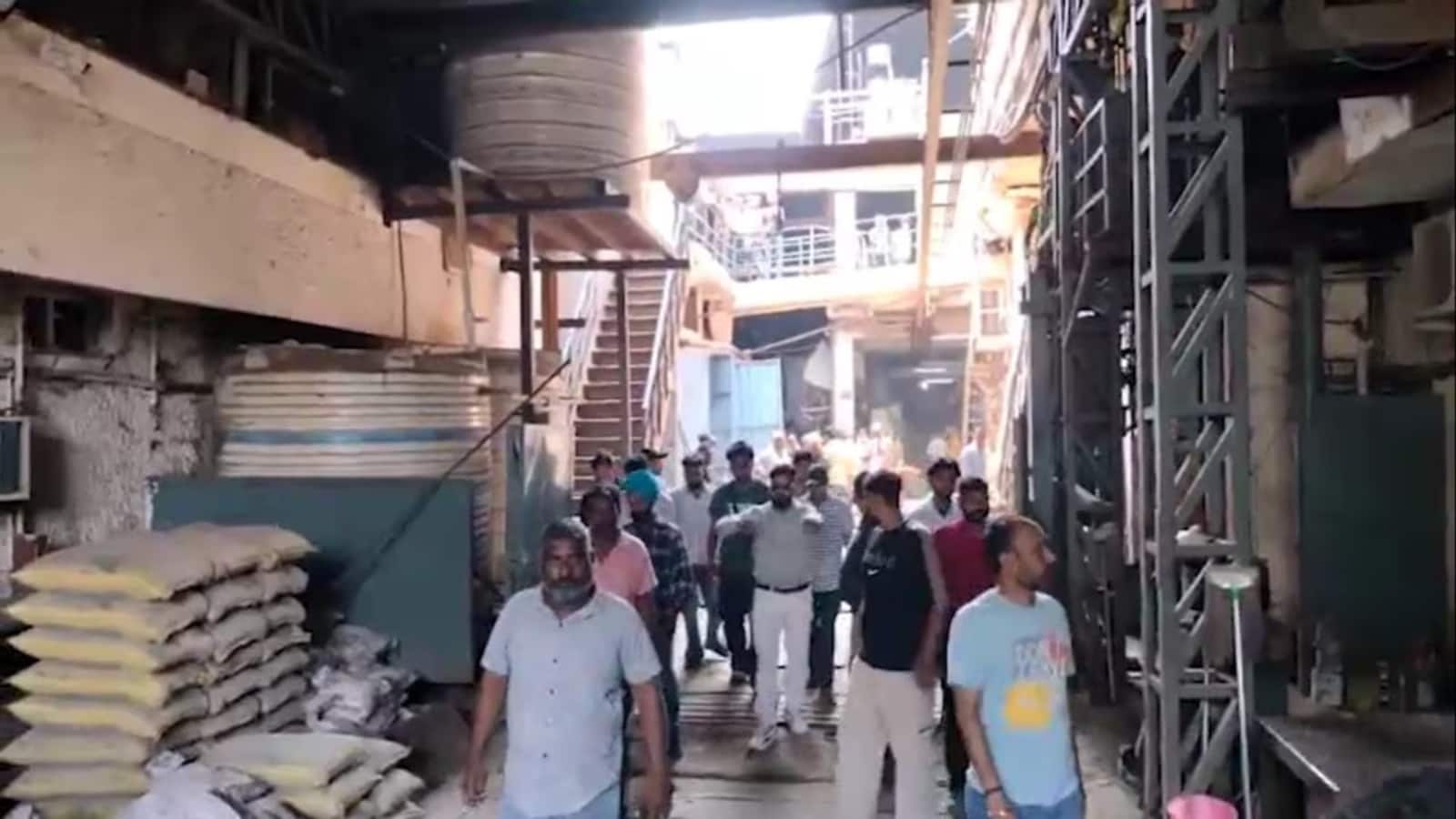 Ludhiana Gas Leak: लुधियाना की एक फैक्ट्री में गैस लीक से बड़ा हादसा, 3 मजदूरों की मौत, 2 अस्पताल में भर्ती Ludhiana Gas Leak: लुधियाना की एक फैक्ट्री में गैस लीक से बड़ा हादसा, 3 मजदूरों की मौत, 2 अस्पताल में भर्ती