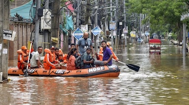 Assam flood situation: असम के अधिकारियों ने बताया कि रविवार को चराइदेव जिले में दो लोगों की मौत हुई। यह जिला अब भी सबसे अधिक प्रभावित है, जहां करीब 1.90 लाख लोग बाढ़ की चपेट में हैं। प्रभावित अन्य जिलों में गोलाघाट, जोरहाट, नगांव और शिवसागर शामिल हैं।