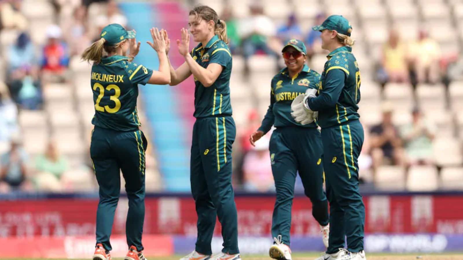 ENG W vs AUS W: ऑस्ट्रेलिया-इंग्लैंड के बीच आज होगी खिताबी भिड़ंत, जानें कब और कहां देखें फाइनल ENG W vs AUS W: ऑस्ट्रेलिया-इंग्लैंड के बीच आज होगी खिताबी भिड़ंत, जानें कब और कहां देखें फाइनल