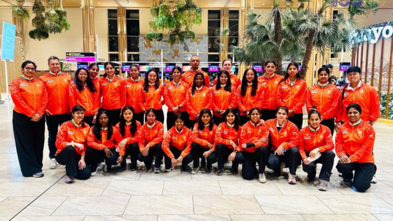 Hockey India: नीली से हुई भगवा हुई हॉकी इंडिया की जर्सी! बवाल के बाद अब फेडरेशन ने दी ये सफाई