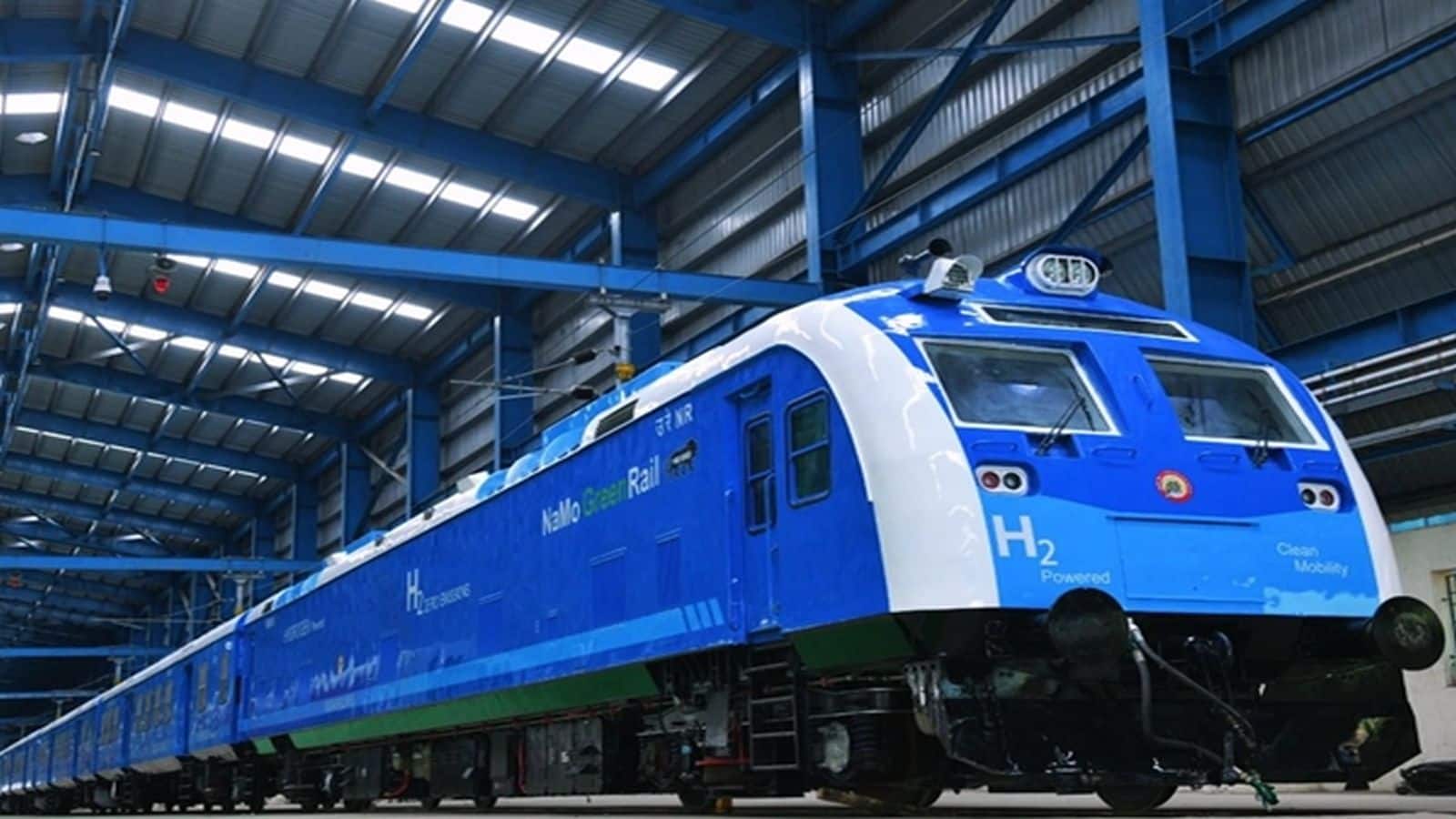 India First Hydrogen Train: जींद-सोनीपत के बीच चलने जा रही पहली हाइड्रोजन ट्रेन, इलेक्ट्रिक और डीजल ट्रेन से इसमें क्या फर्क? India First Hydrogen Train: जींद-सोनीपत के बीच चलने जा रही पहली हाइड्रोजन ट्रेन, इलेक्ट्रिक और डीजल ट्रेन से इसमें क्या फर्क?