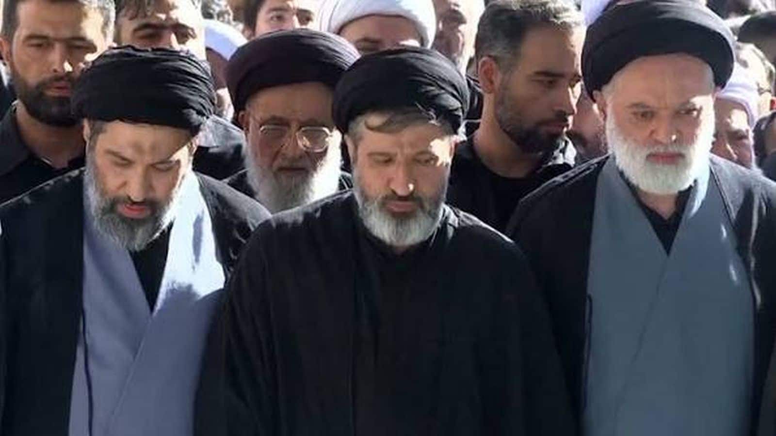 Tehran new mystery: खामेनेई के अंतिम संस्कार से मोजतबा के गायब रहने के बीच ताबूत के पास दिखे ये 3 और बेटे कौन हैं? Tehran new mystery: खामेनेई के अंतिम संस्कार से मोजतबा के गायब रहने के बीच ताबूत के पास दिखे ये 3 और बेटे कौन हैं?