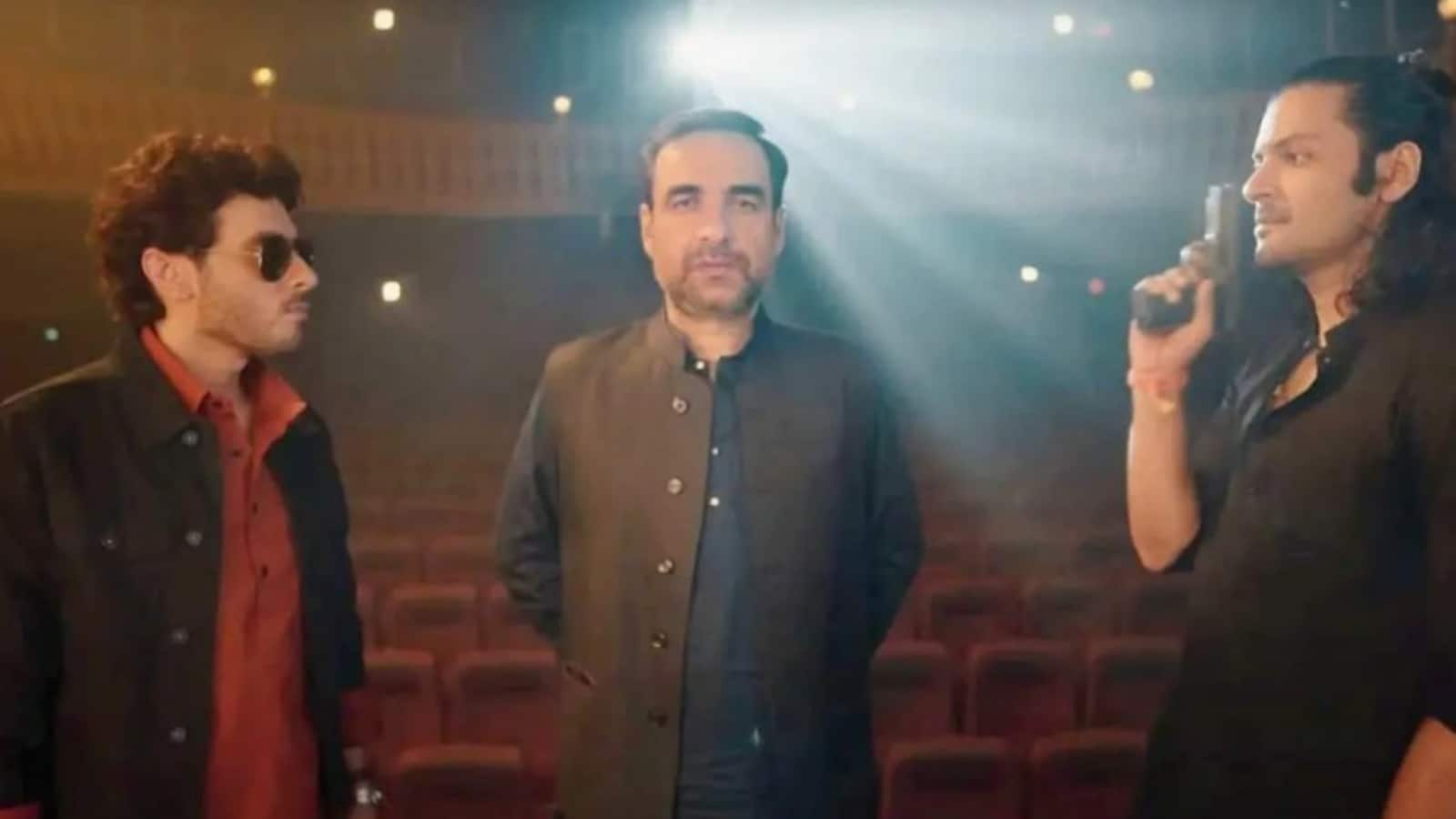 Mirzapur The Movie Trailer: कालीन भैया के भौकाल के लिए हो जाइए तैयार, इस दिन दस्तक देगा ट्रेलर Mirzapur The Movie Trailer: कालीन भैया के भौकाल के लिए हो जाइए तैयार, इस दिन दस्तक देगा ट्रेलर