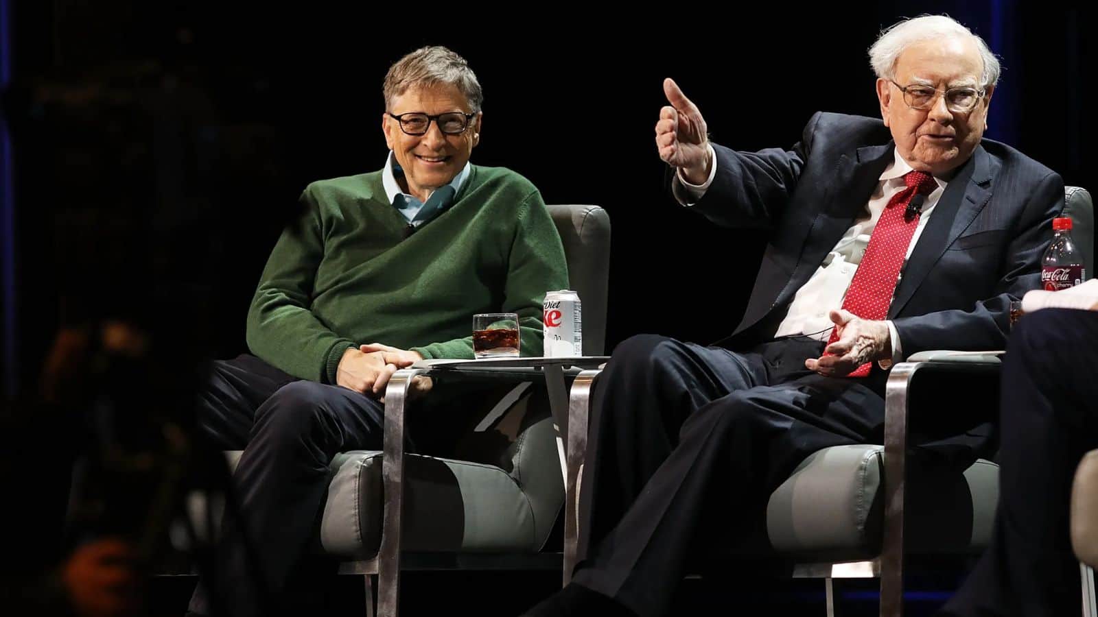 Warren Buffett: वॉरेन बफे 2034 तक अपनी पूरी संपत्ति दान करेंगे, बिल गेट्स फाउंडेशन को नहीं मिला कोई पैसा Warren Buffett: वॉरेन बफे 2034 तक अपनी पूरी संपत्ति दान करेंगे, बिल गेट्स फाउंडेशन को नहीं मिला कोई पैसा