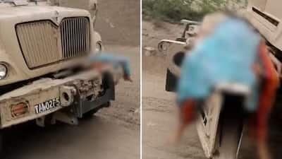PAK आर्मी की बर्बरता! बलूच लड़की को मारी गोली, फिर हमास स्टाइल में निकाला परेड PAK आर्मी की बर्बरता! बलूच लड़की को मारी गोली, फिर हमास स्टाइल में निकाला परेड